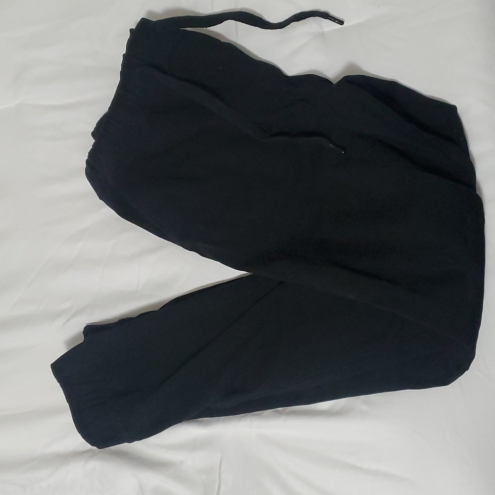 WT02 Black Joggers Size Small